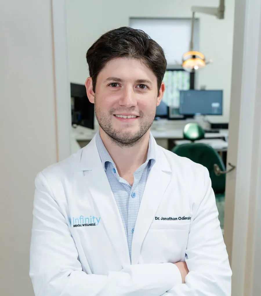 Dr. Jonathan Odinsky in a treatment room at Infinity Dental Wellness in Fort Lee, NJ